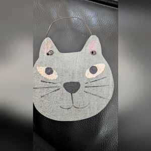Gray Cat Face Hanging Decor